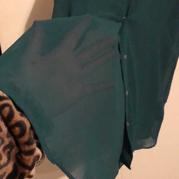 Sheer never worn sleeveless green button up! - Picture 2 of 4